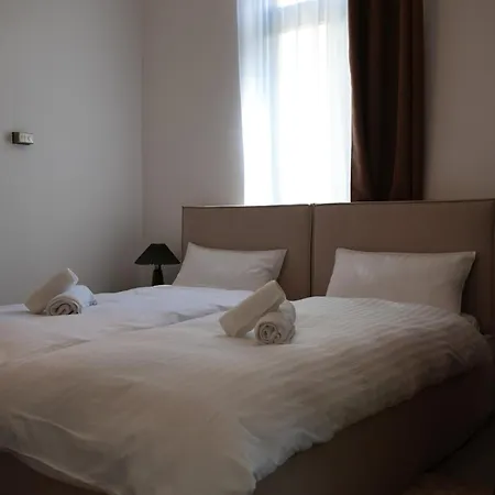 Appartamento 115 M2 Design-loft Mit 3 Sz, Beamer & Balkon