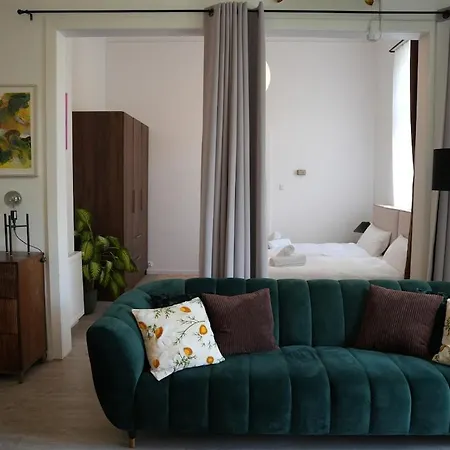 Appartamento 115 M2 Design-loft Mit 3 Sz, Beamer & Balkon